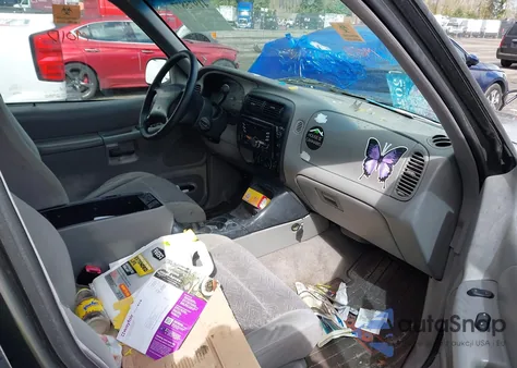 2001 Ford Explorer Xlt z USA, uszkodzony, nr VIN 1FMZU63P01ZA61090